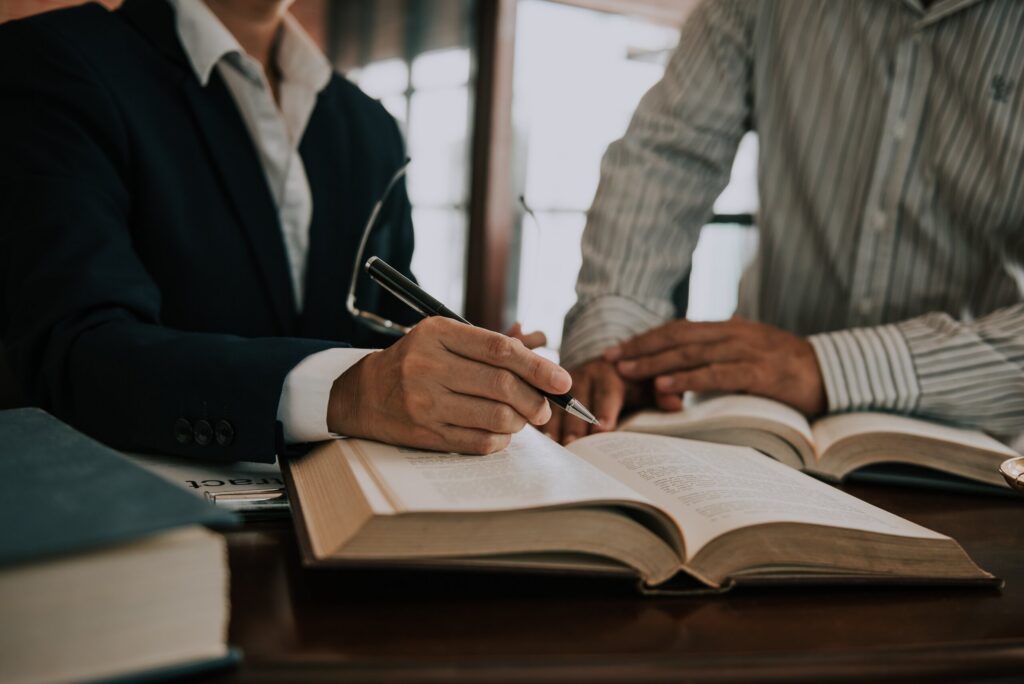 A legal professional reviewing Utah statutes to determine who can file a wrongful death lawsuit in Salt Lake City.